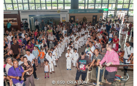 TEDDY RINER A LA REUNION - Arrivée